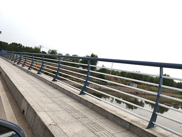 橋梁防撞護欄