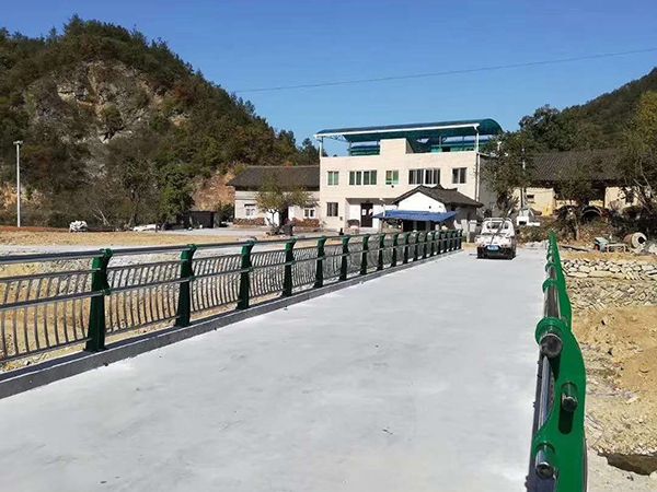 橋梁防撞護欄